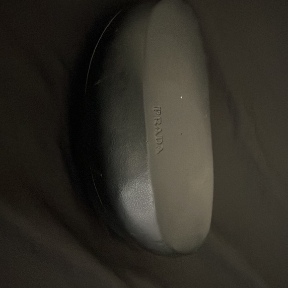 Selling Prada sunglasses red and black color way - Picture 2 of 6